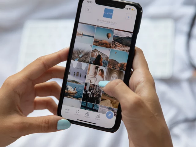 Faut-il faire une pause sur les réseaux sociaux en été ?