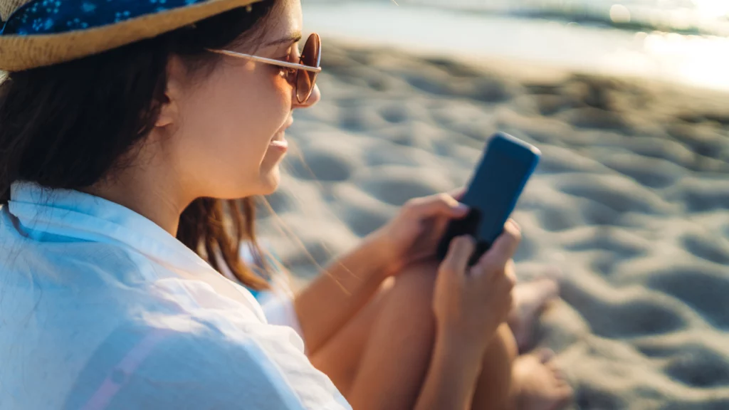 Comment gérer les réseaux sociaux l’été quand on est freelance ? un zeste de com community manager menton